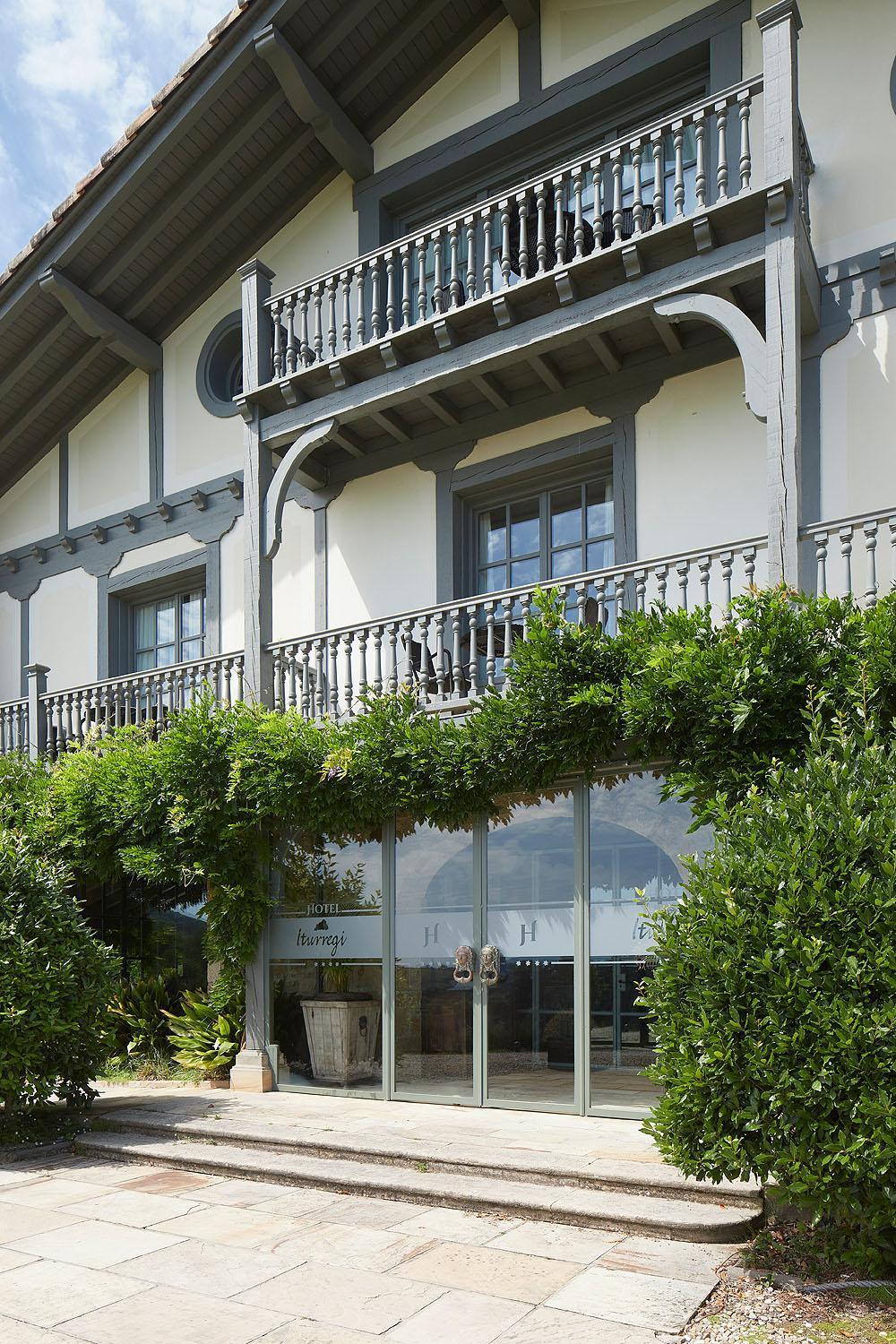 Hotel Iturregi Getaria Exterior photo