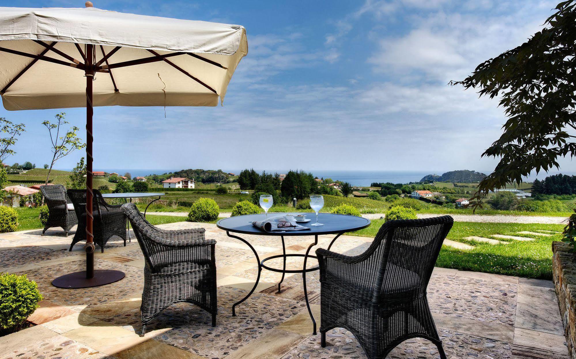 Hotel Iturregi Getaria Exterior photo